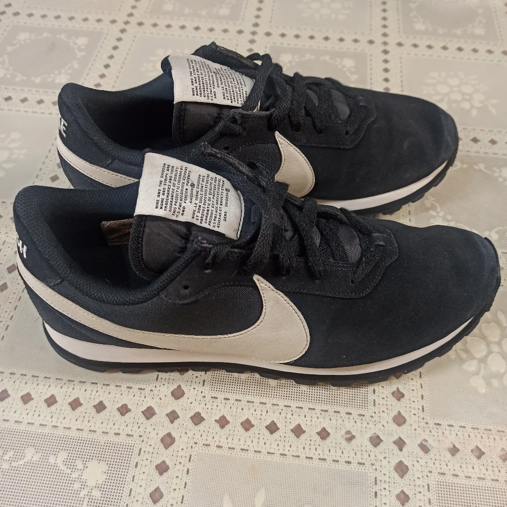 Nike Pre-Love O.X.  Black Suede White Swoosh Size 9 - Picture 6 of 12